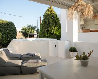 Aeolos Villas Sustainable Living - Agkidia - Balcon