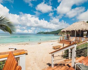 لونغ باي بيتش ريزورت - Road Town - شاطئ