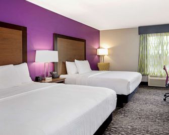 La Quinta Inn & Suites by Wyndham Visalia/Sequoia Gateway - Visalia - Soveværelse