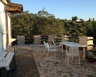 Beautiful Countryside Village For 20 Guests - Civitella Casanova - Patio