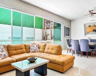 Casa Neptuno Fluvial Vallarta - Puerto Vallarta - Olohuone