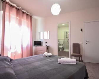 Hotel La Pineta - Marina di Carrara - Slaapkamer