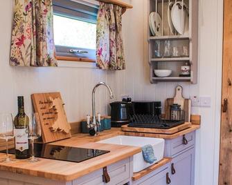 Little Willows - Devizes - Kitchen