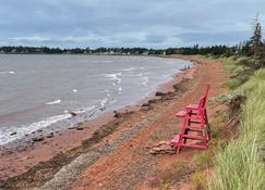 The Homestead, waterview beach house for families making memories in PEI! - Bedeque - Playa