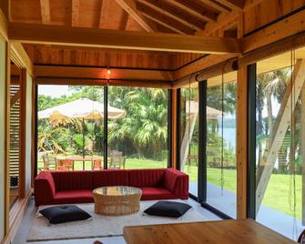 Boutique Art Museum U Can Stay -Ryukyu Villa- - Tatsugo - Sala de estar