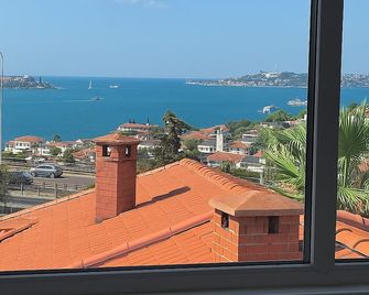 Reflection of the Bosphorus - Istanbul - Balcony