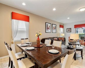 2104 Rome - Poinciana - Comedor