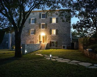 App & Rooms Juraga - 발레 - 건물