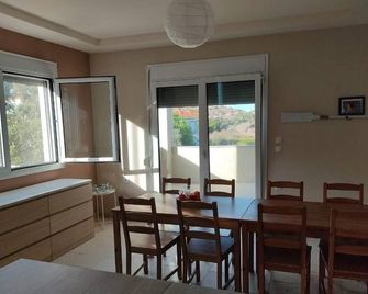 Holiday house for 4 persons approx. 185 qm in Skala Neon Kidonion, Lesbos - Pyrgi Thermis - Essbereich
