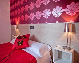 Hostal Inn Madrid - Madri - Quarto