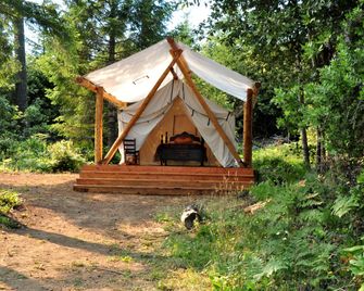 Secluded Safari Tent Perfect for a Glamping Getaway near Blue Lake, California - Blue Lake