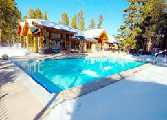 Pinecreek #I - 3 BR - Private Hot Tub - Close to Town - Shuttle to Slopes - Breckenridge - Piscina
