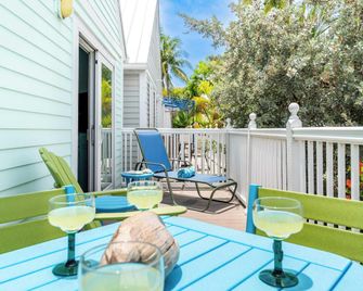 A Siesta Bay by AvantStay Key West Walkable Gated Community Shared Pool Month-Long Stays - Key West - Balkon