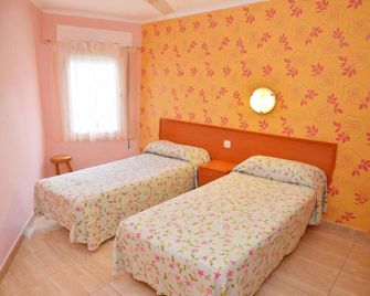 Hostal Julieta - Lloret de Mar - Bedroom