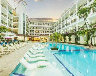 Playa Los Arcos Hotel Beach Resort & Spa - פוארטו ויארטה - בריכה