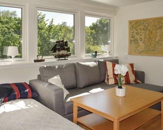 1 Bedroom Nice Apartment In Listerby - Ronneby - Sala de estar