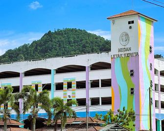 Dindings Pantai Desair Apartment By Dpd - Lumut - Building