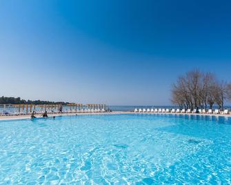 Apartments Polynesia Plava Laguna - Umag - Pool