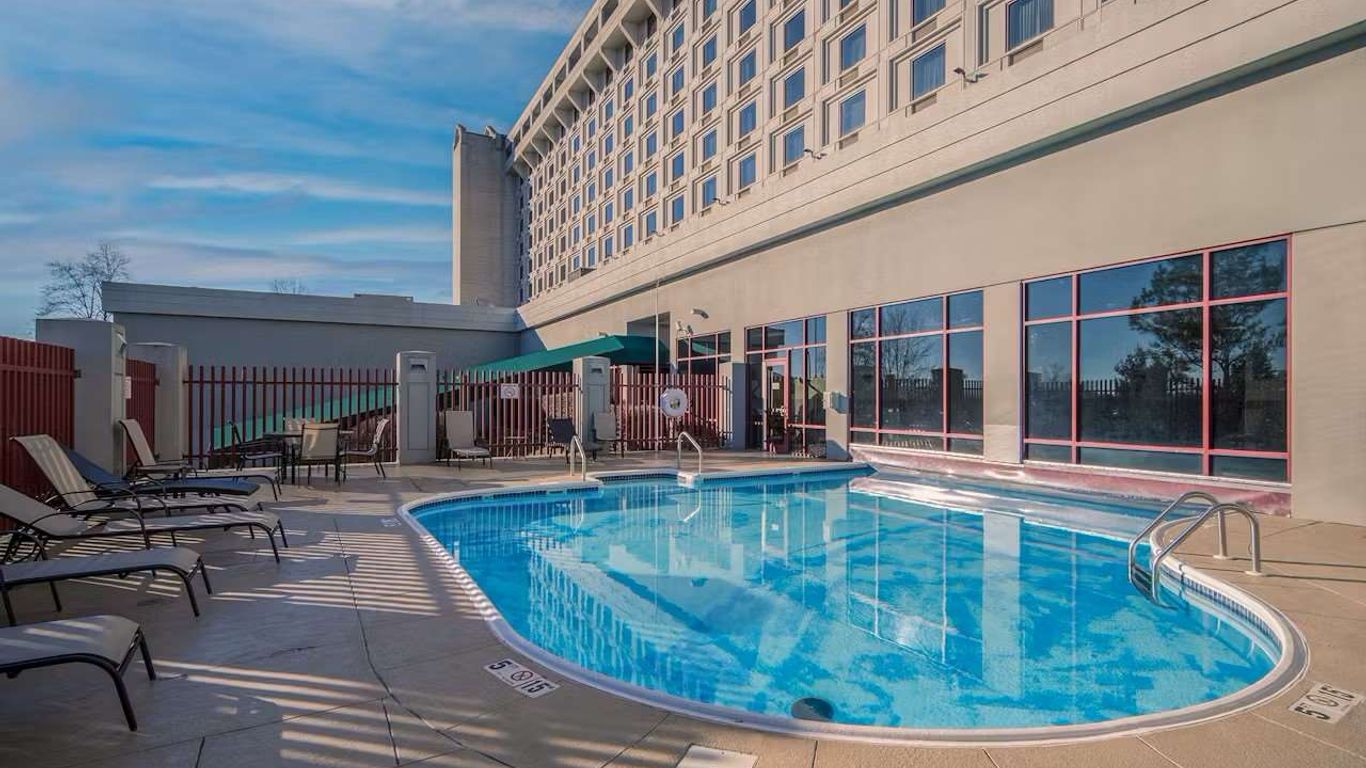 Thousand Hills Resort Hotel