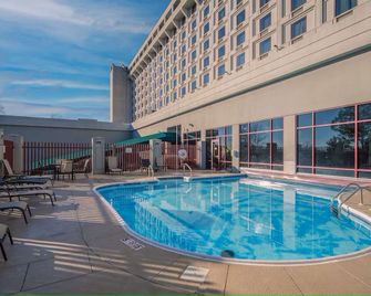 توساند هيلز ريزورت هوتل - برانسون - حوض السباحة