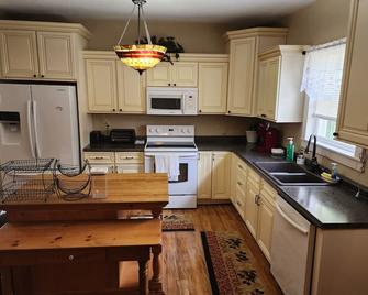 Central Florida Home\n\n - Bartow - Kitchen