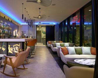 Spark by Hilton Luton - Luton - Bar