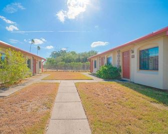 Weslaco Tx|2 Full Bed - Weslaco