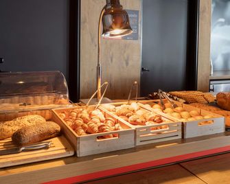 Ibis Saint Quentin En Yvelines Velodrome - Montigny-le-Bretonneux - Buffet