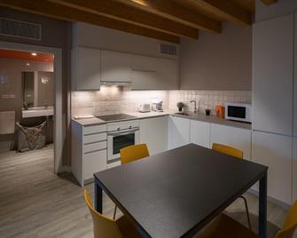 Apartamentos y Villas La Santilar - Llanes - Cozinha