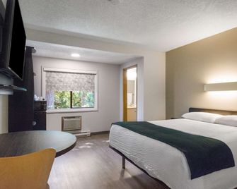 Motel 6 Saanichton - Bc - Victoria Airport - סאניצ'טון - חדר שינה