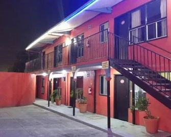 Motel Agora - Ensenada