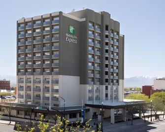 Holiday Inn Express & Suites Memphis Arpt Elvis Presley Blv By IHG - Memphis - Building