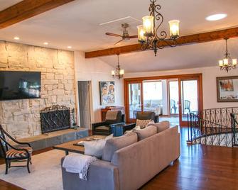 Pristine Waterfront Home with Expansive Views. - Deale - Sala de estar