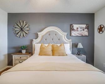 Pool On The Golf Course With 3BR and Close to Tarleton - Stephenville - Quarto