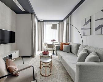 Helsinki Luxury Apartment Sopot - Sopot - Phòng khách