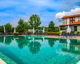 Hotel Forest Hills - Zirc - Pool