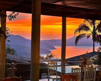 Cabanas Tr'eje - Valle de Bravo - Balkón