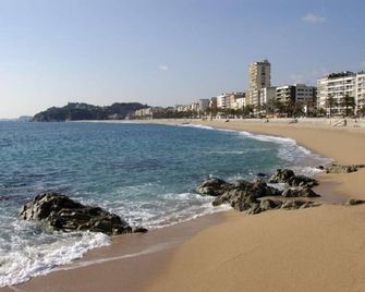 Vivalavida playa 1km - Lloret de Mar - Beach
