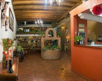 posada San Alejandro - Pátzcuaro - Front desk