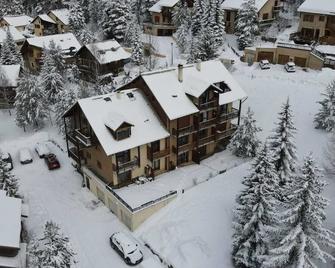 Appart. Quiet 2P, south-facing balcony and box, 6 kms from Briançon and Montgenèvre, - Montgenèvre - Bâtiment