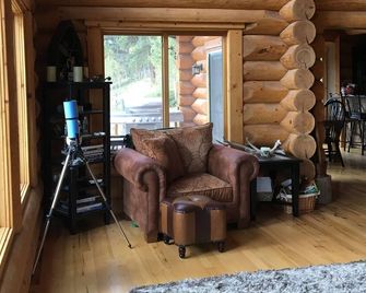 Luxurious Cabin Located In Northwest Colorado, Usa - Red Feather Lakes - Living room