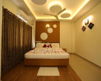 Hotel Soorya Castle - Kalpetta - Bedroom