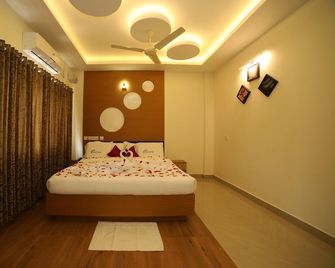 Hotel Soorya Castle - Kalpetta - Bedroom