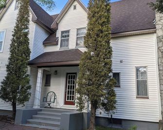 Hill Road Manor Bed & Breakfast - Grand Falls-Windsor - Edificio