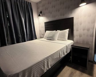 Bkway Hotel Brooklyn - Brooklyn - Bedroom