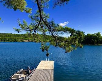 Beautiful Private Island - Whitefish Falls - Outdoors view