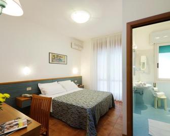 Hotel Milano - Eraclea - Спальня