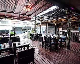 Basic Line Hotel at Loikroh - Chiang Mai - Restaurante