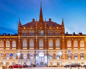 Modern Boho Charm in Kallio, Walk to City Center - Helsinki