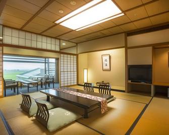 Grandia Housen - Awara - Dining room